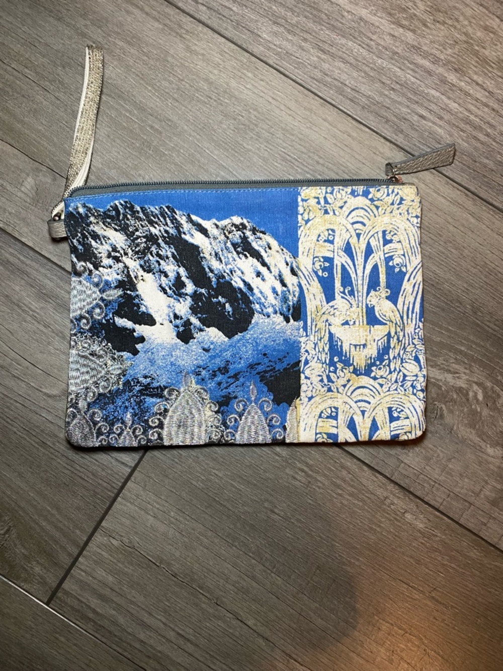 Blue Scenic Print Wristlet Clutch